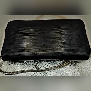 Louis Vuitton Black Epi Zippy Wallet w Chain
